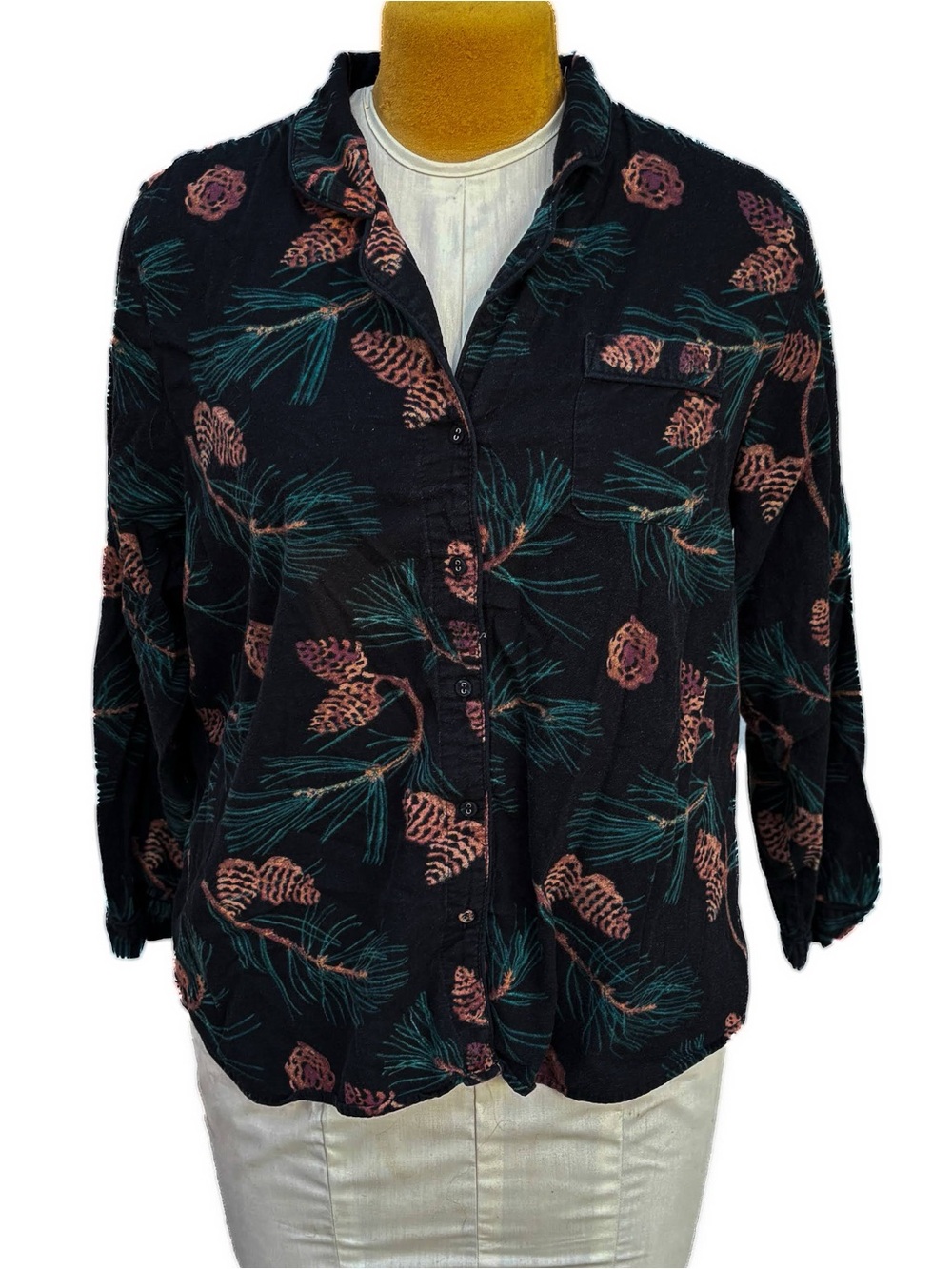 Women’s Black Pinecone Print Button-Front Pajama Top XXL stars above pine cone